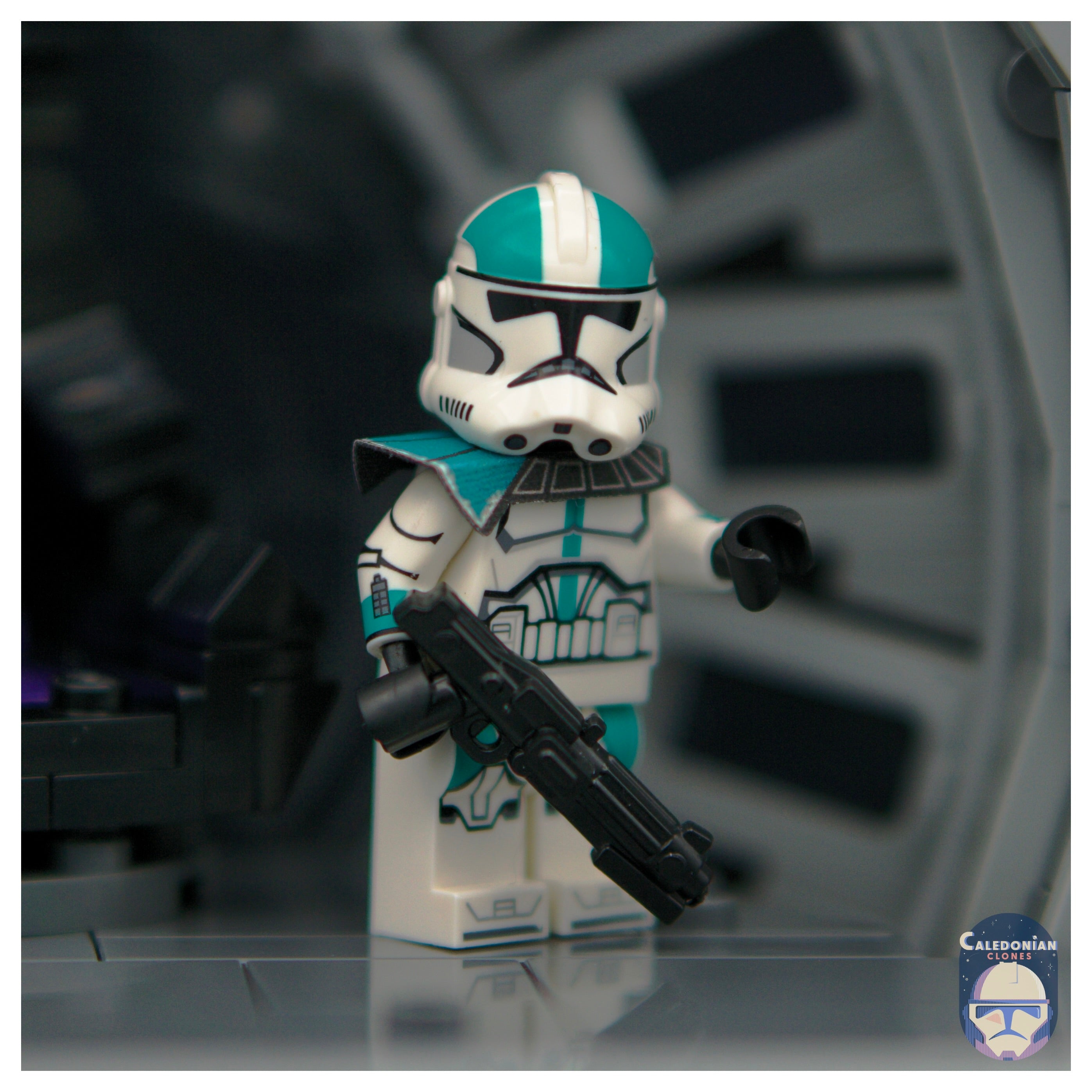 TCC P2 Captain Howzer Animated Pauldron Clone Set – Caledonian Clones