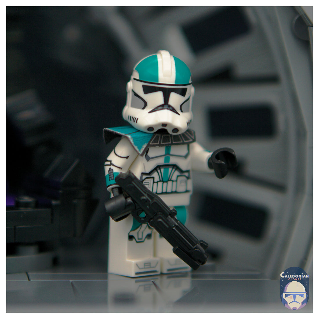 TCC P2 Captain Howzer Animated Pauldron Clone Set – Caledonian Clones